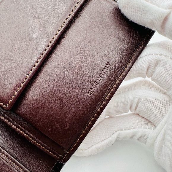 Burberry Bi fold Wallet - Picture 6 of 11